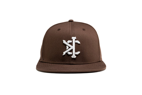 Signature Snap-back in Brown