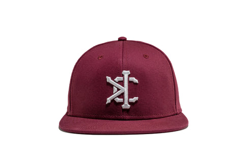 Signature Snap-back in Burgundy